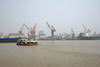 Dock in Shanghai. (Dock = Anlage zum Trockenlegen  von Schiffen, damit diese am Unterschiff repariert werden können.