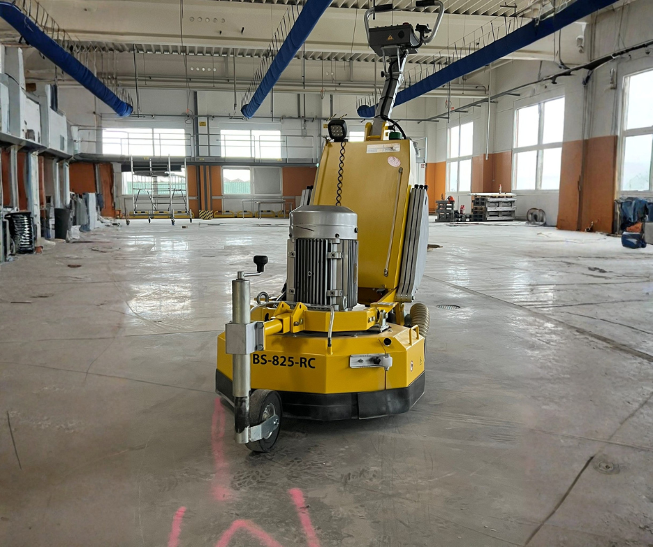 Fräsmaschine auf der vorbereiteten Fläche