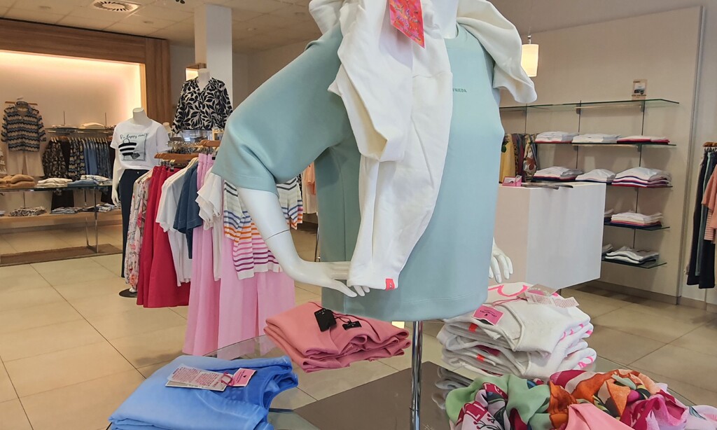 Schaufensterpuppe in einem Bekleidungsgeschäft