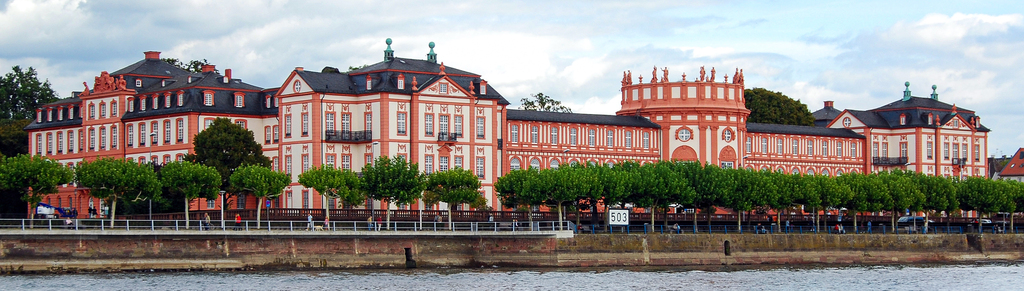 Biebricher Schoss - Ansicht vom Rhein aus