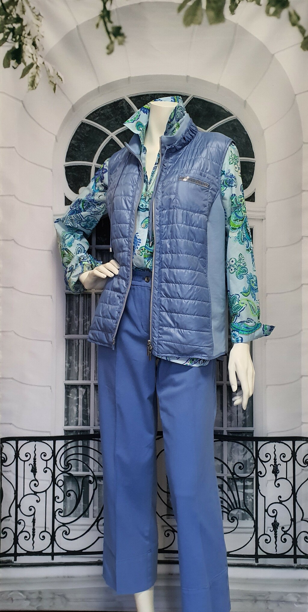 Frühjahr/Sommer 2024 - Weste hellblau