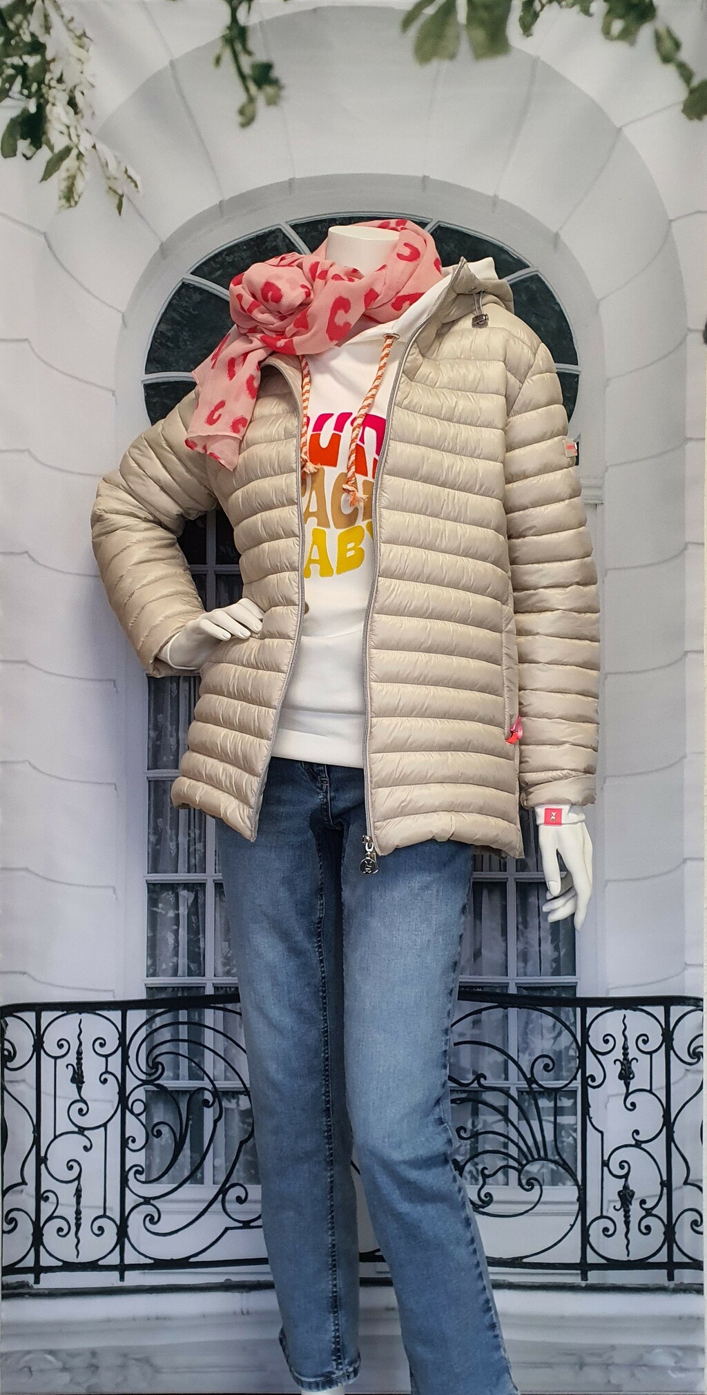 Frühjahr/Sommer 2024 - Steppjacke beige