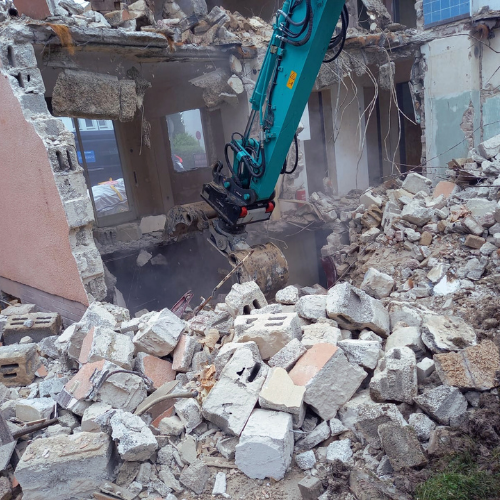 Abbrucharbeiten von Aldea Bau