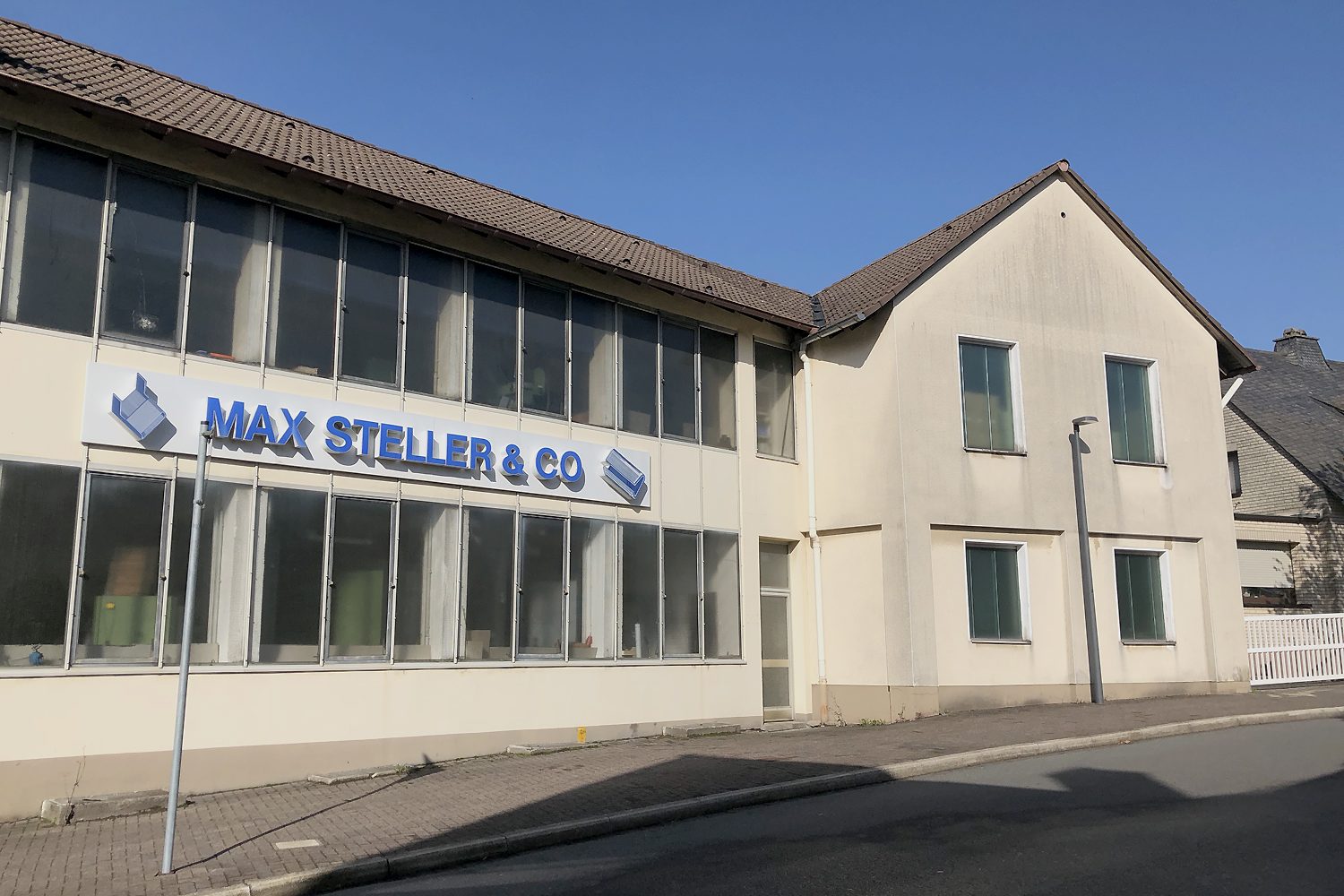 Außenansicht der Firma Max steller & Co. in Halver