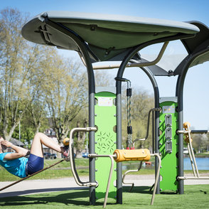 Out&Fit: Tragkonstruktion/Struktur: Pfosten aus verzinktem und pulverbeschichtetem Stahl ...