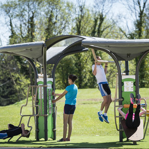 Out&Fit: ... für 6 Benutzer mit mehr als 48 Fitnessübungen.