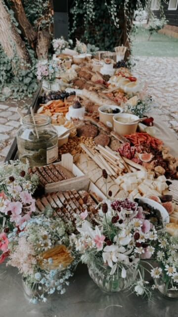 Grazing Table - Süsse Flora - Tortenatelier &amp; Eventcatering