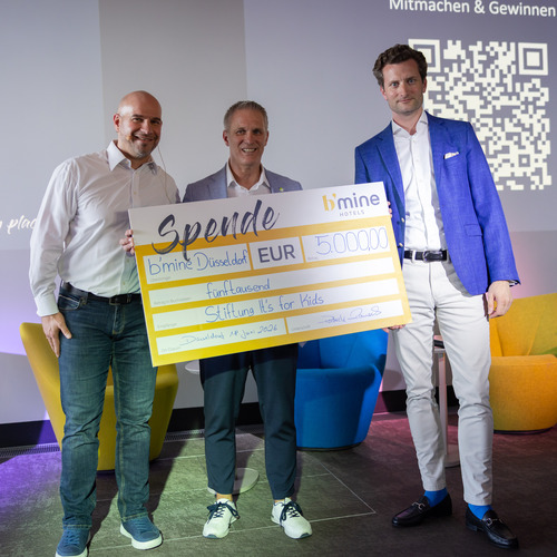 Spendenübergabe  Stiftung It’s for Kids