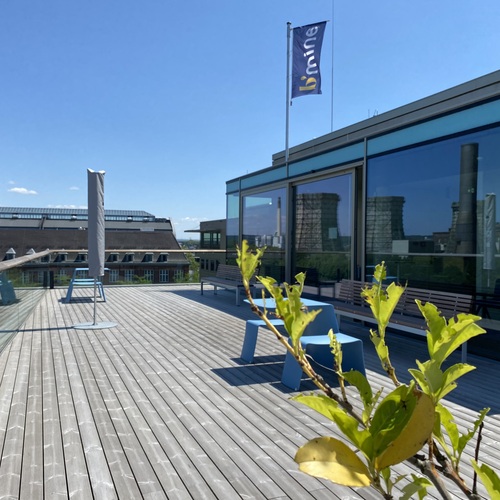 Große Terrasse zum Park