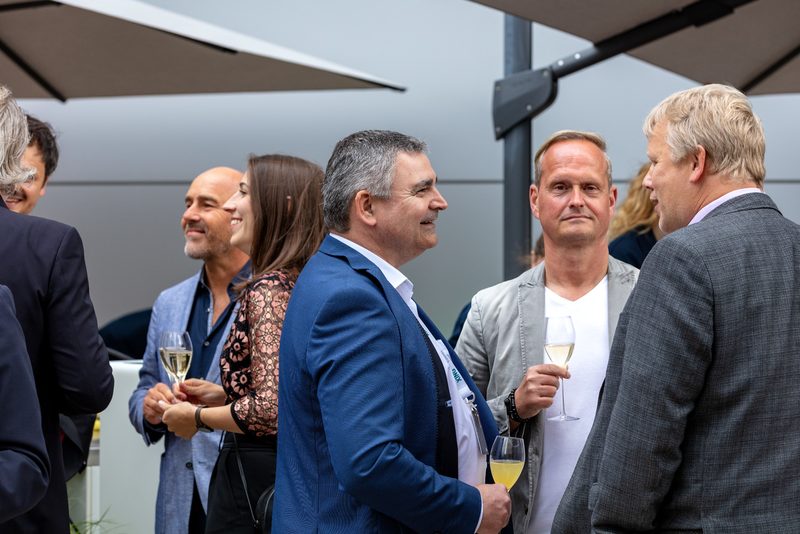 Im Hintergrund links: Cord Glantz