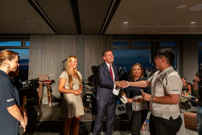 Tombola-Ziehung (Sandra Müller und Andreas Spitzner)