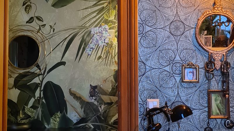 Mandala Tapete Schwarz Gold.