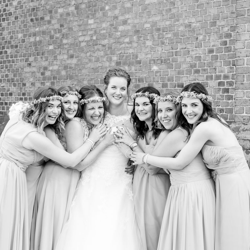 Gruppenbild Braut mit Freundinen