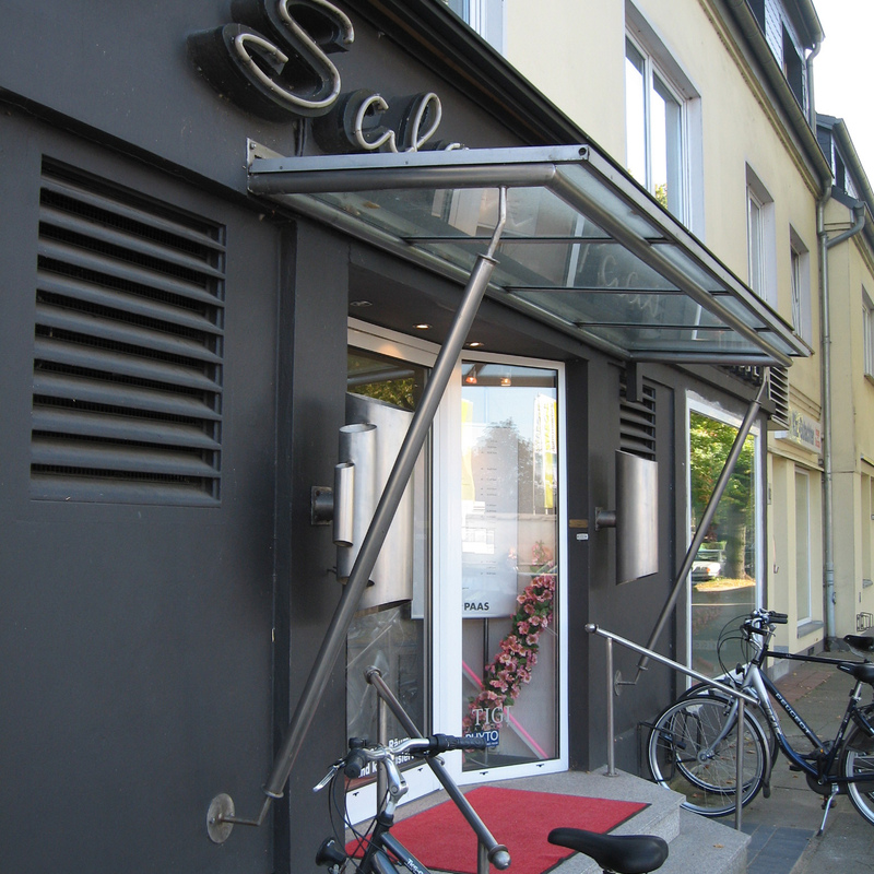 Glas & Vordächer & Fassaden