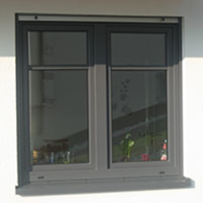 Fensterrahmen grau