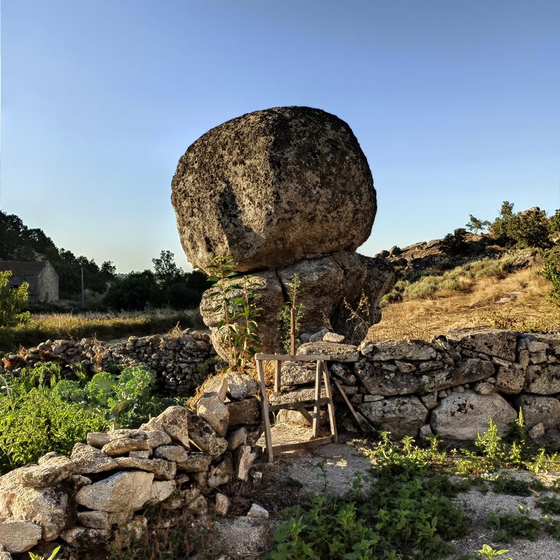 Formações Rochosas visíveis na aldeia