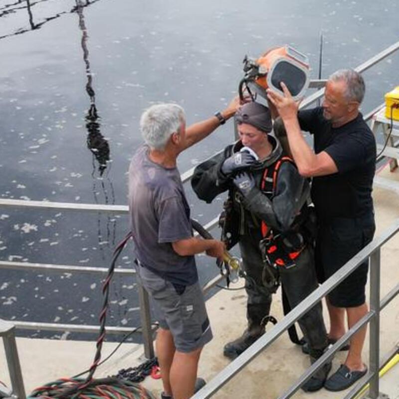 Taucher macht sich bereit