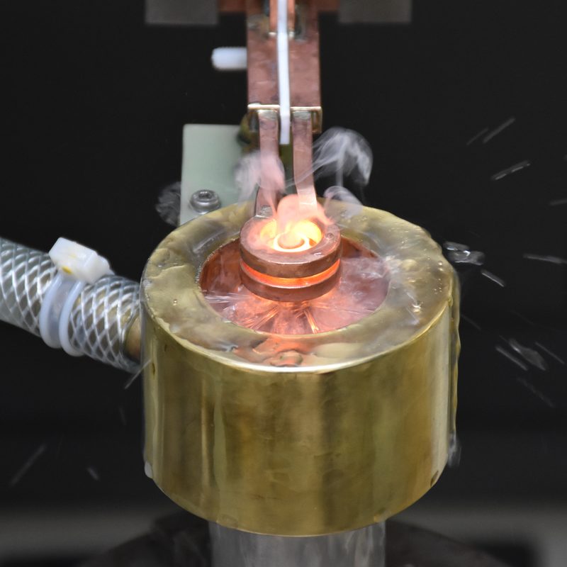 Inductive hardening of screws