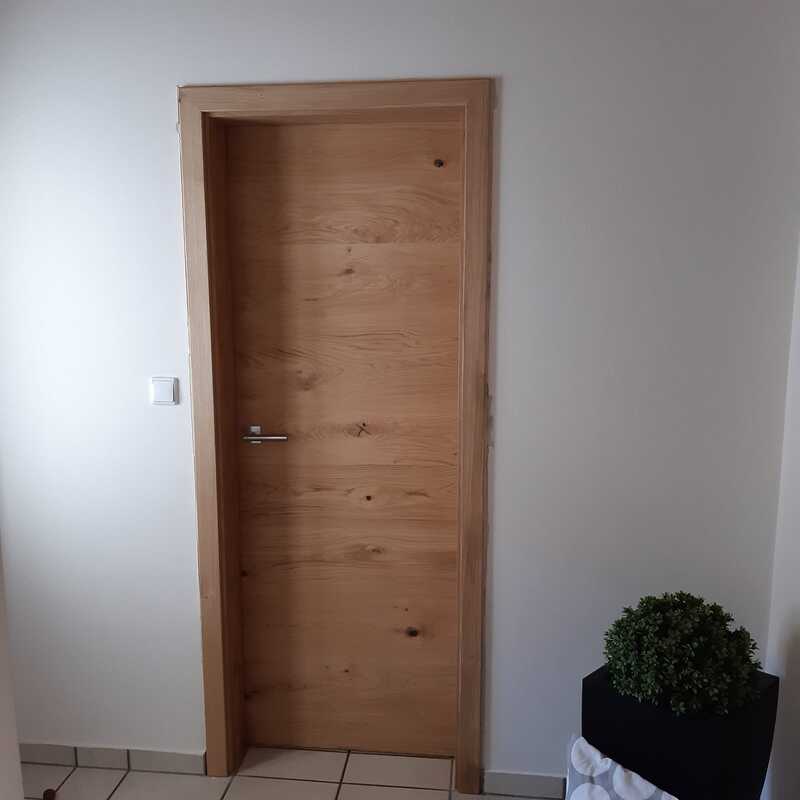 Zimmertür aus Holz