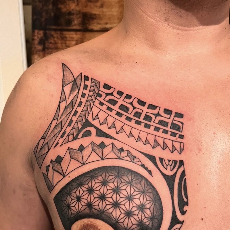 TattooBrust Maori