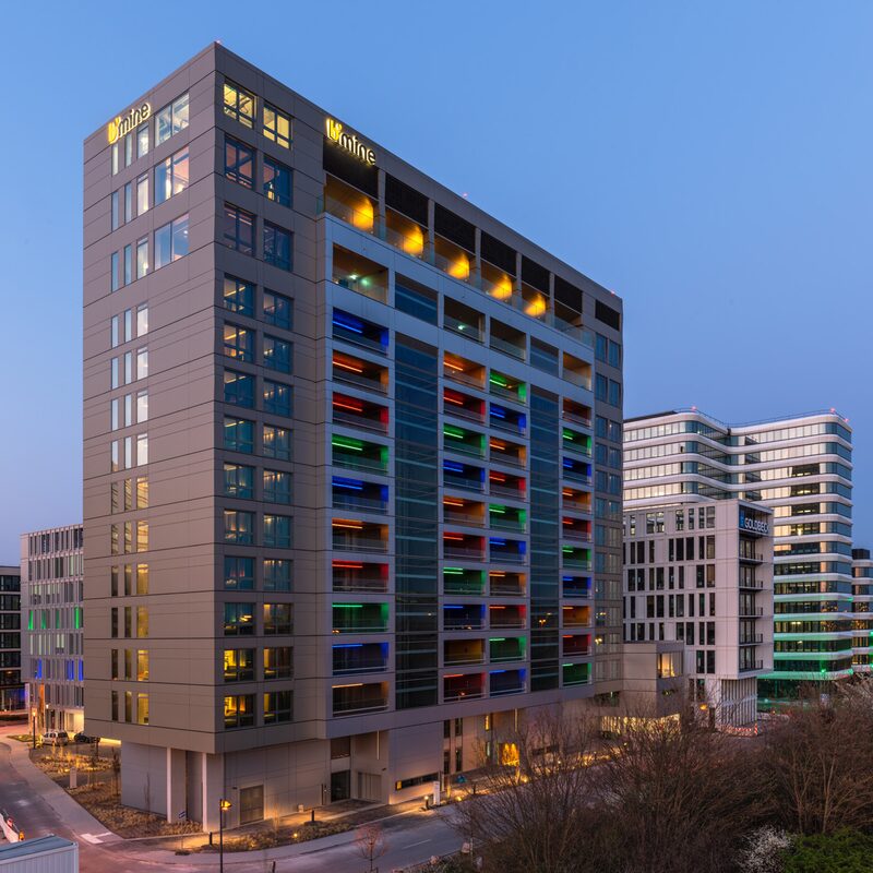 b'mine Frankfurt Airport - Aussenansicht