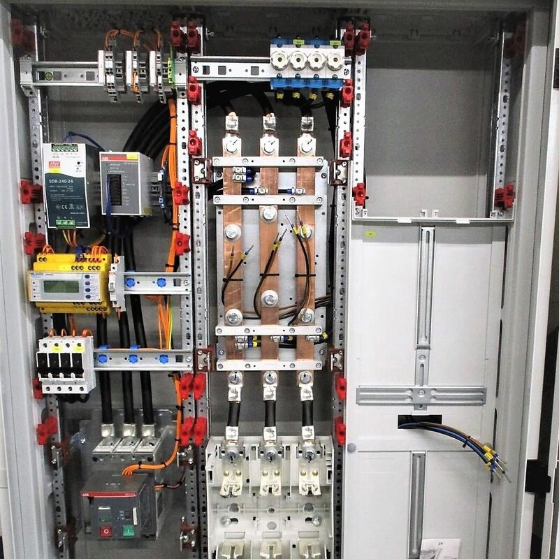 2) Foto (ohne Abdeckungen)