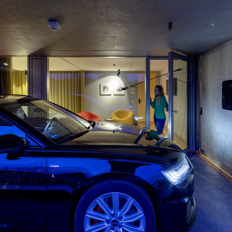 CarLoft b'mine Düsseldorf - Blick von CarLoggia in das Zimmer