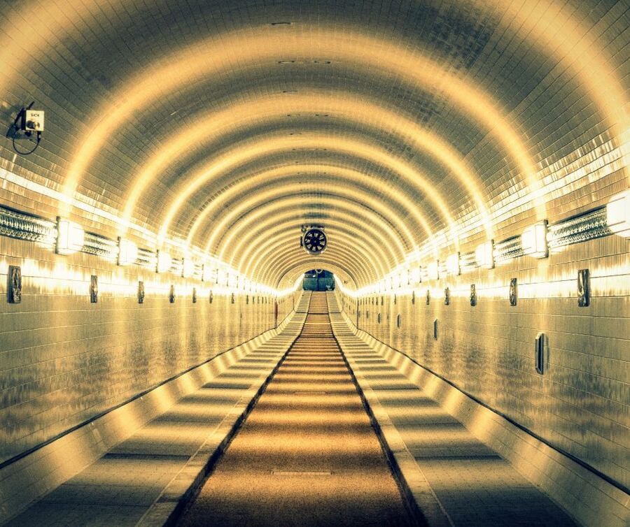 Alter Elbtunnel Hamburg — Einsatzort der Schadstoffsanierung